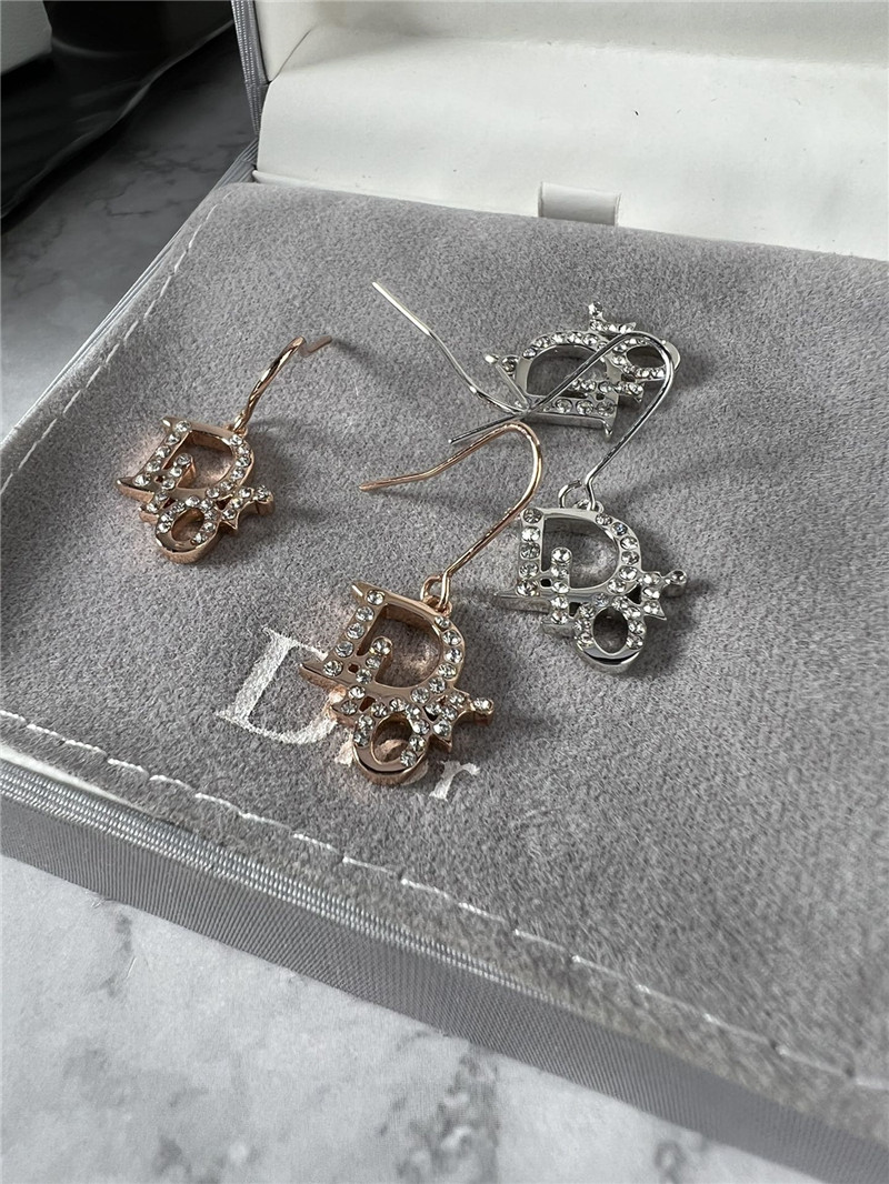 D10r new earrings