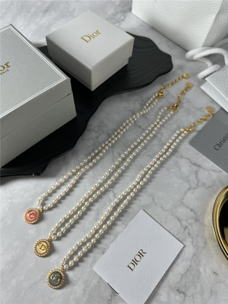 D10r new necklace