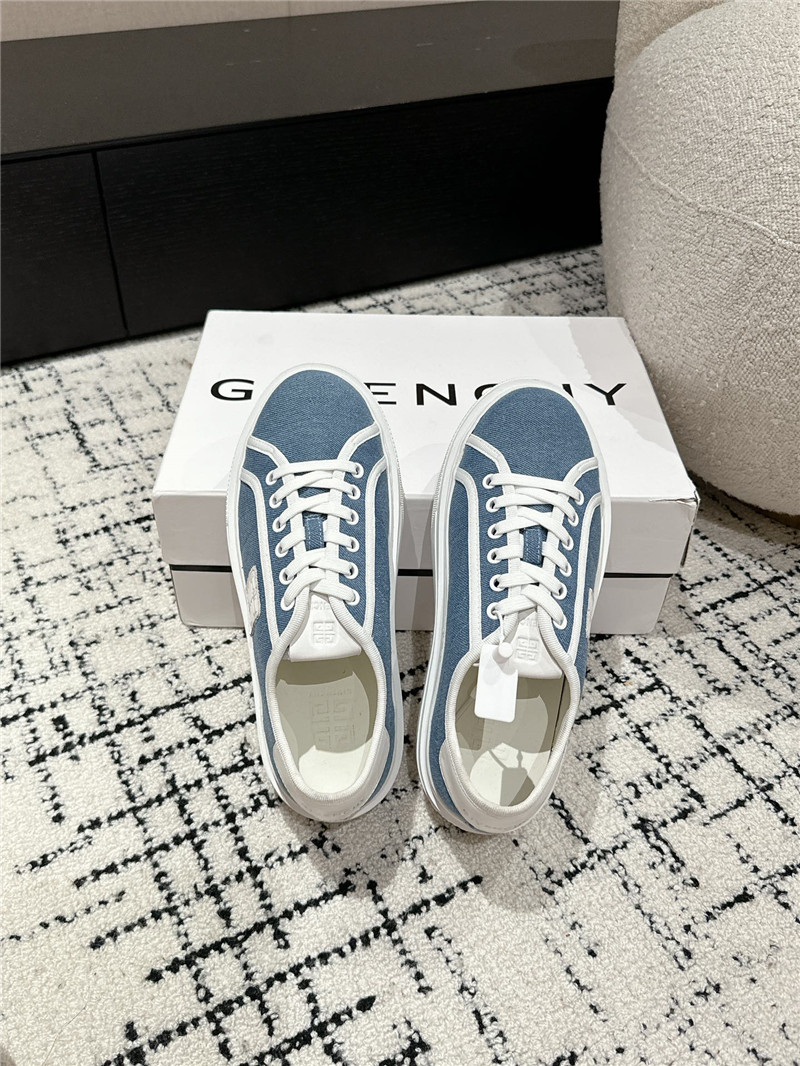 Givenchy City Platform Sneakers in Canvas