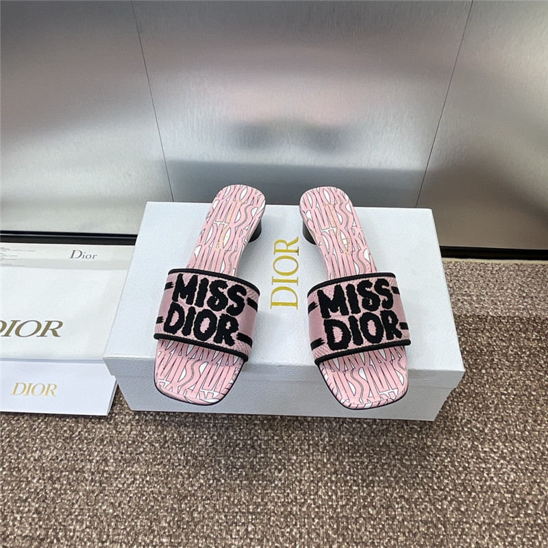 D10r dway heeled slide miss D10r allover motif in pale pink