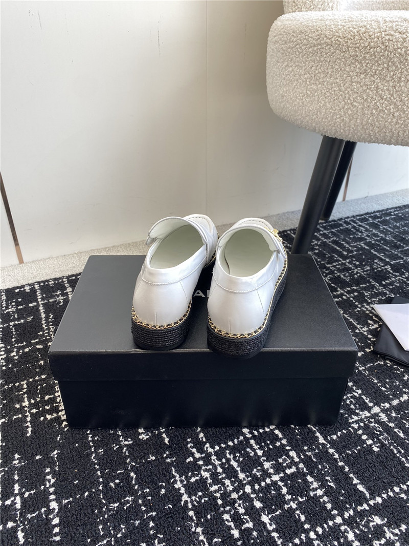 Ch**el chain trim moccasins in white calfskin