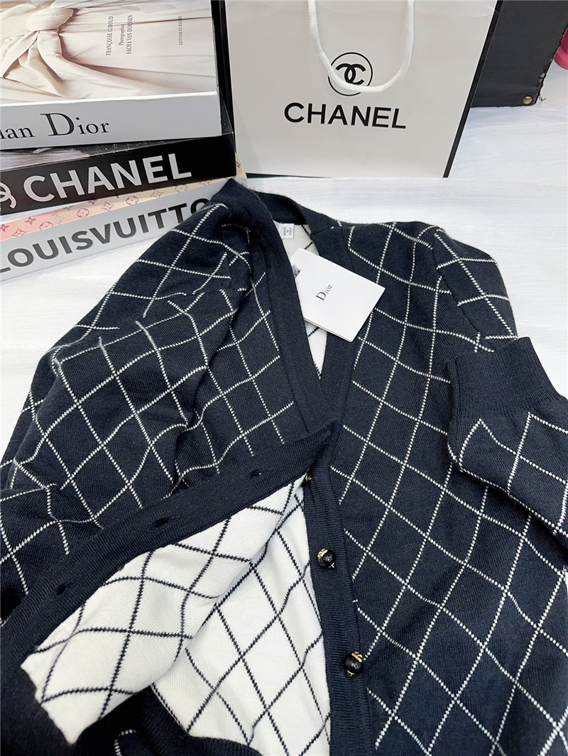 D10r v-neck checkered cardigan sweater replica clothing sites