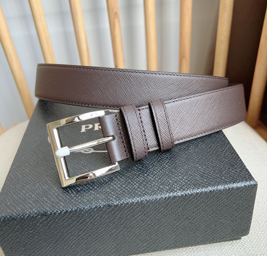 Pra*a triangle logo belt