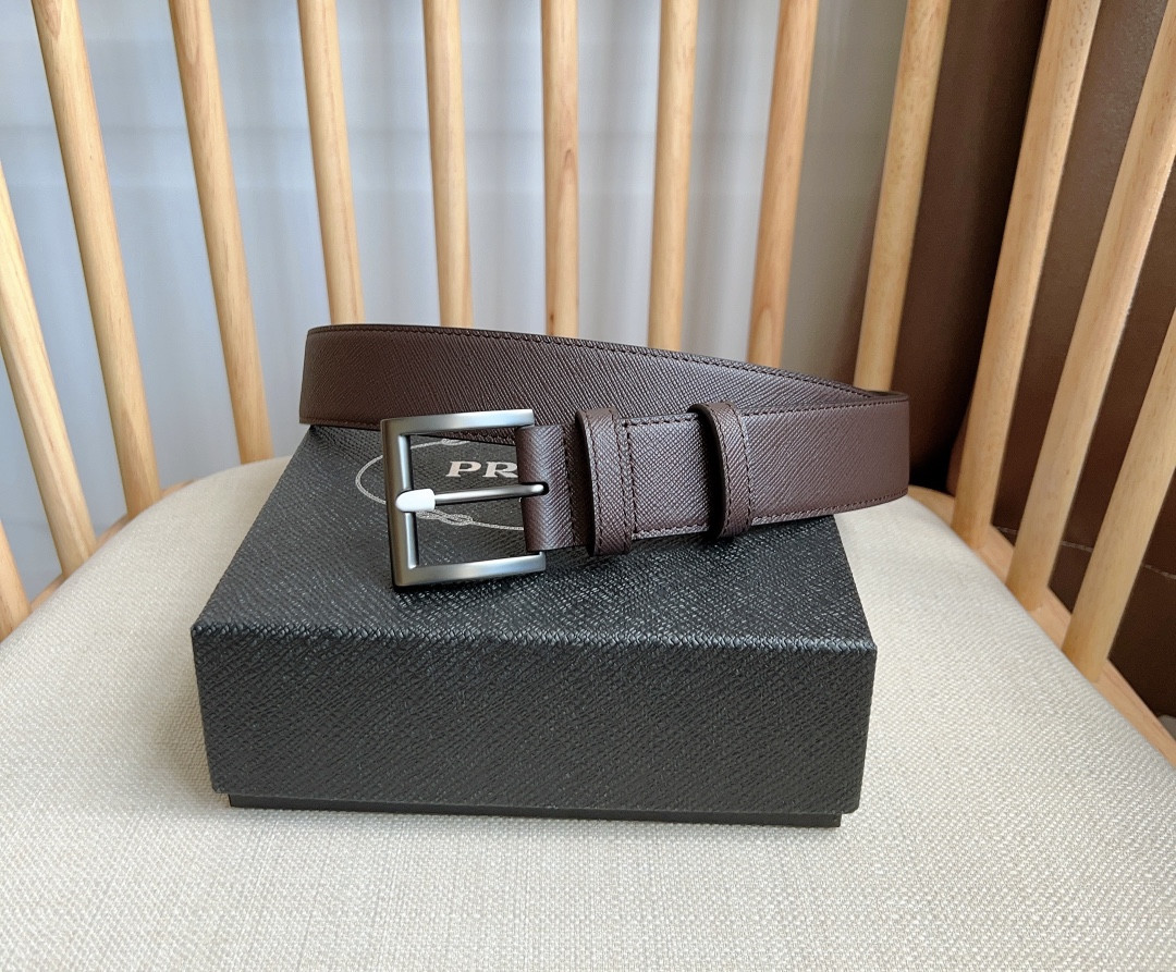 Pra*a triangle logo belt