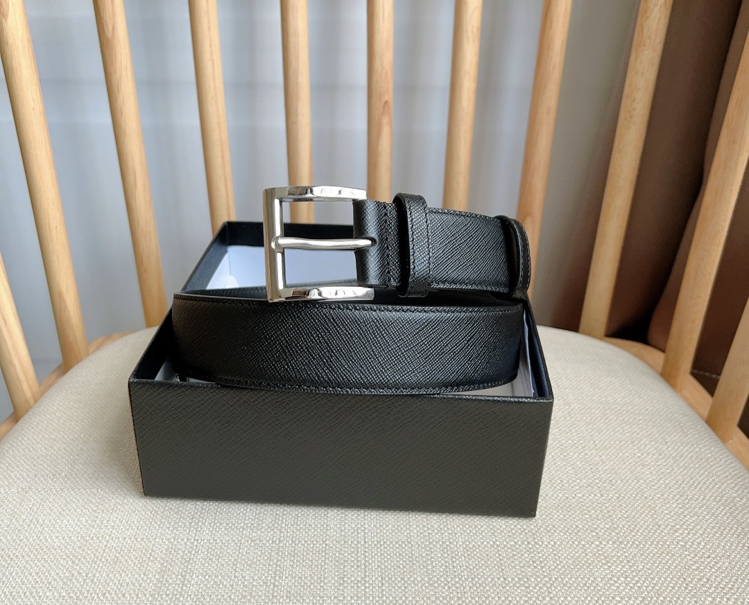 Pra*a triangle logo belt