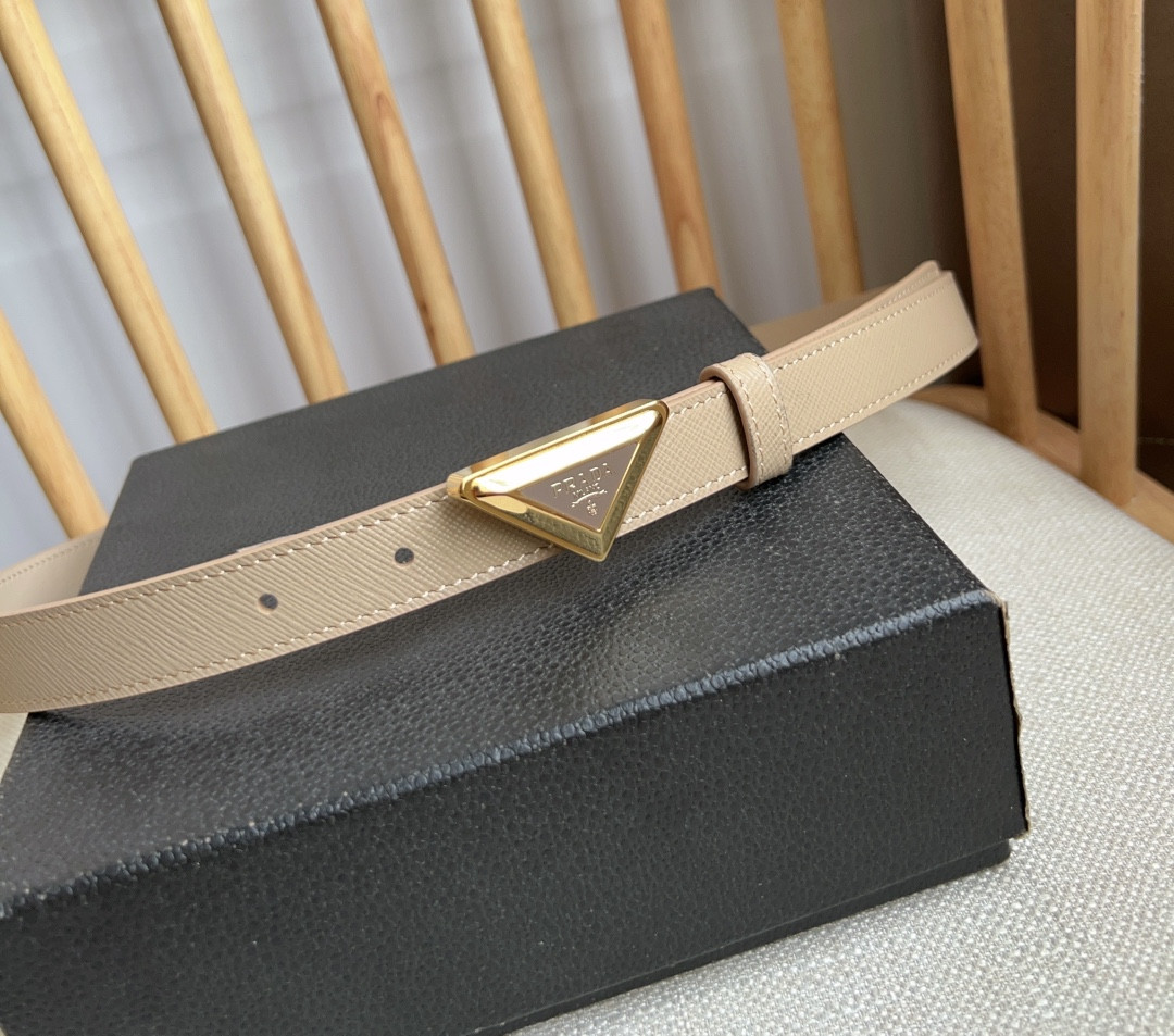 Pra*a triangle logo outline belt