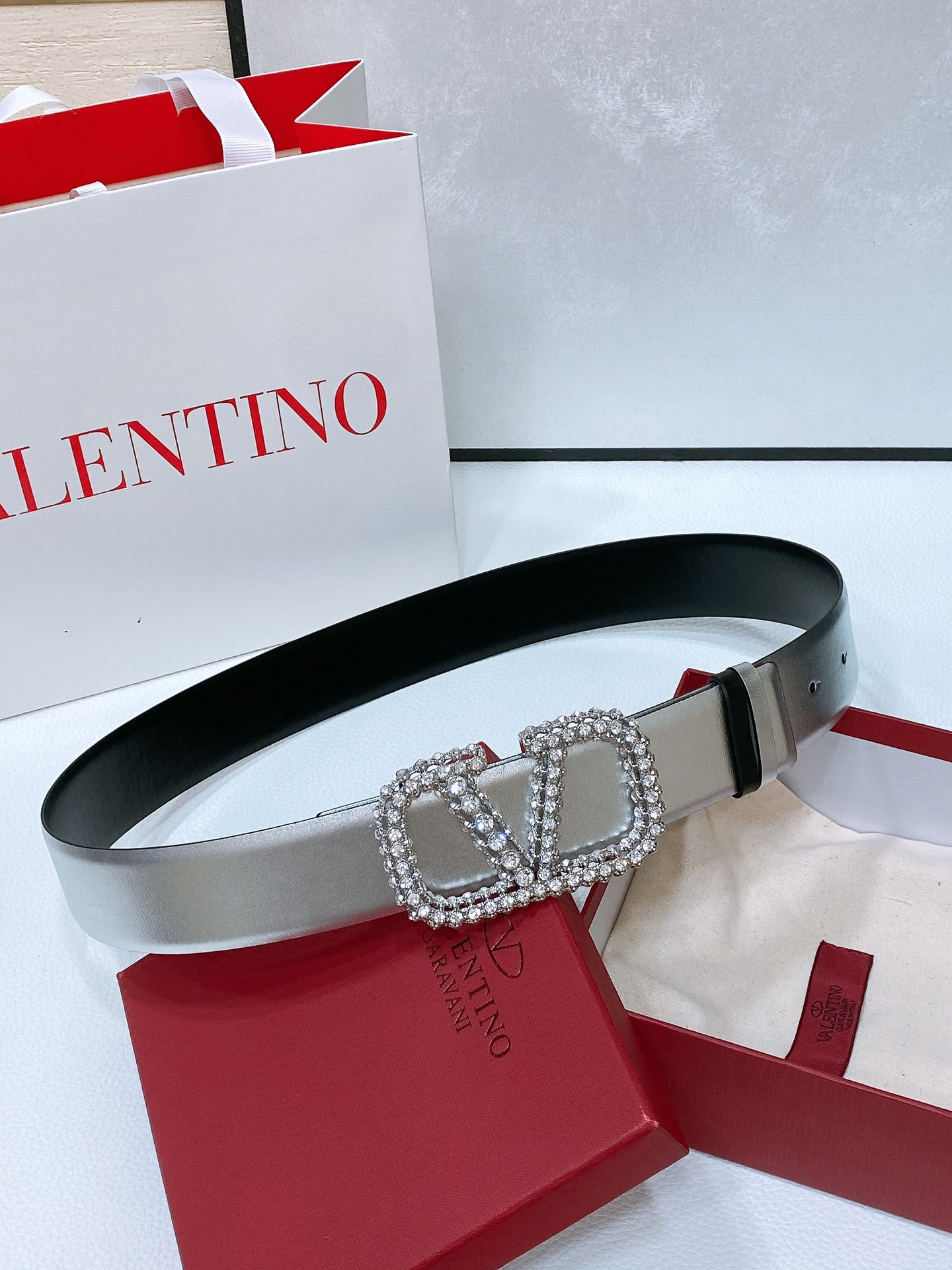 Va1e*ntin0 reversible calfskin belt