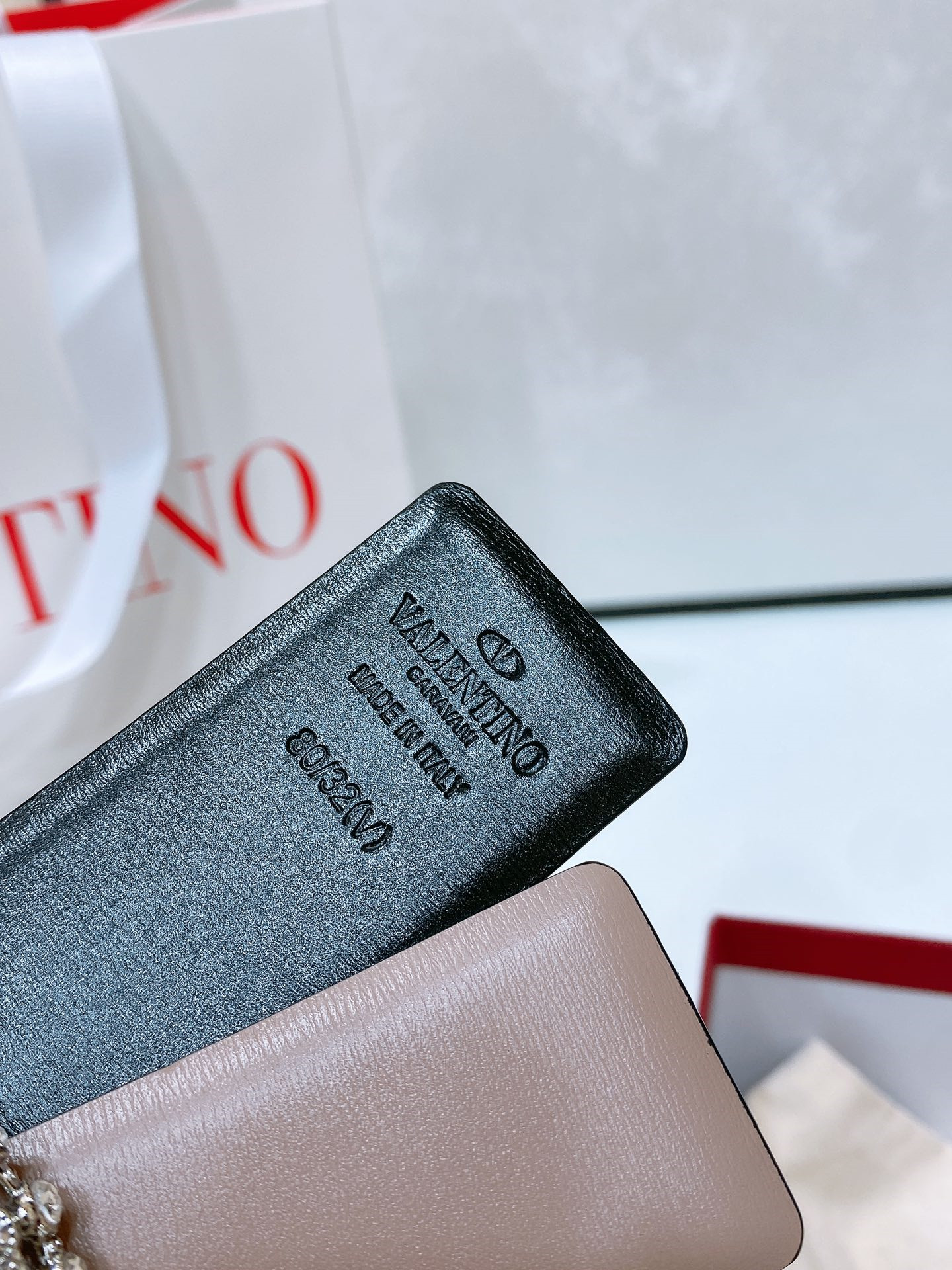 Va1e*ntin0 reversible calfskin belt