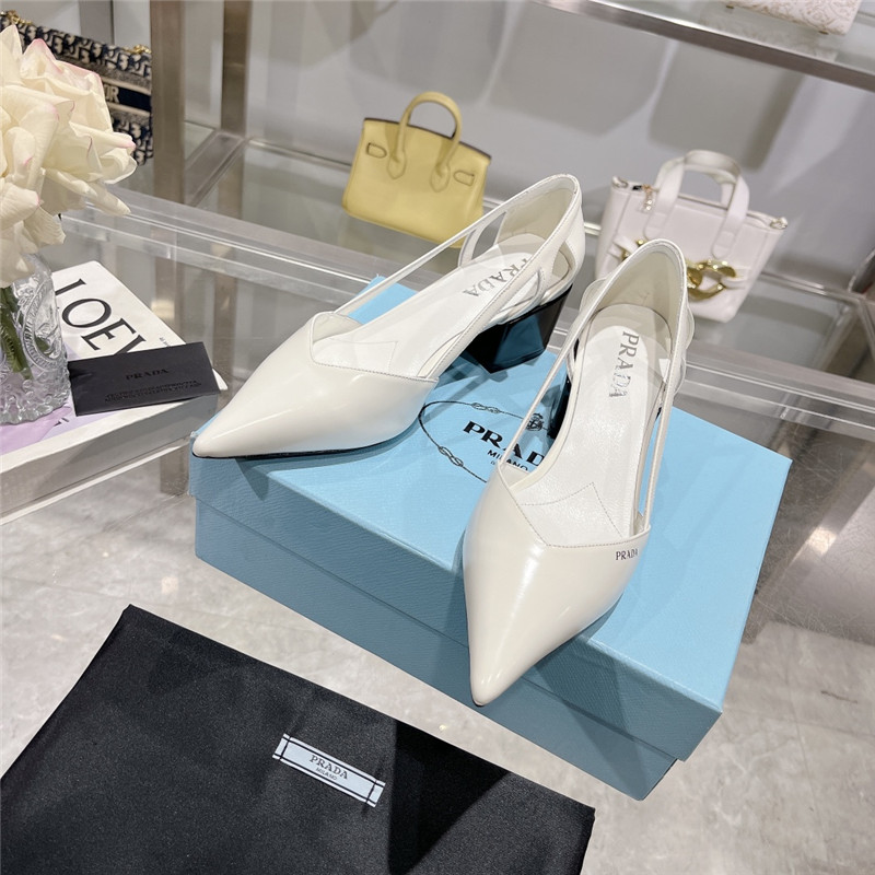 pra*a pointed toe block heel sandals Marg*e1a replica shoes