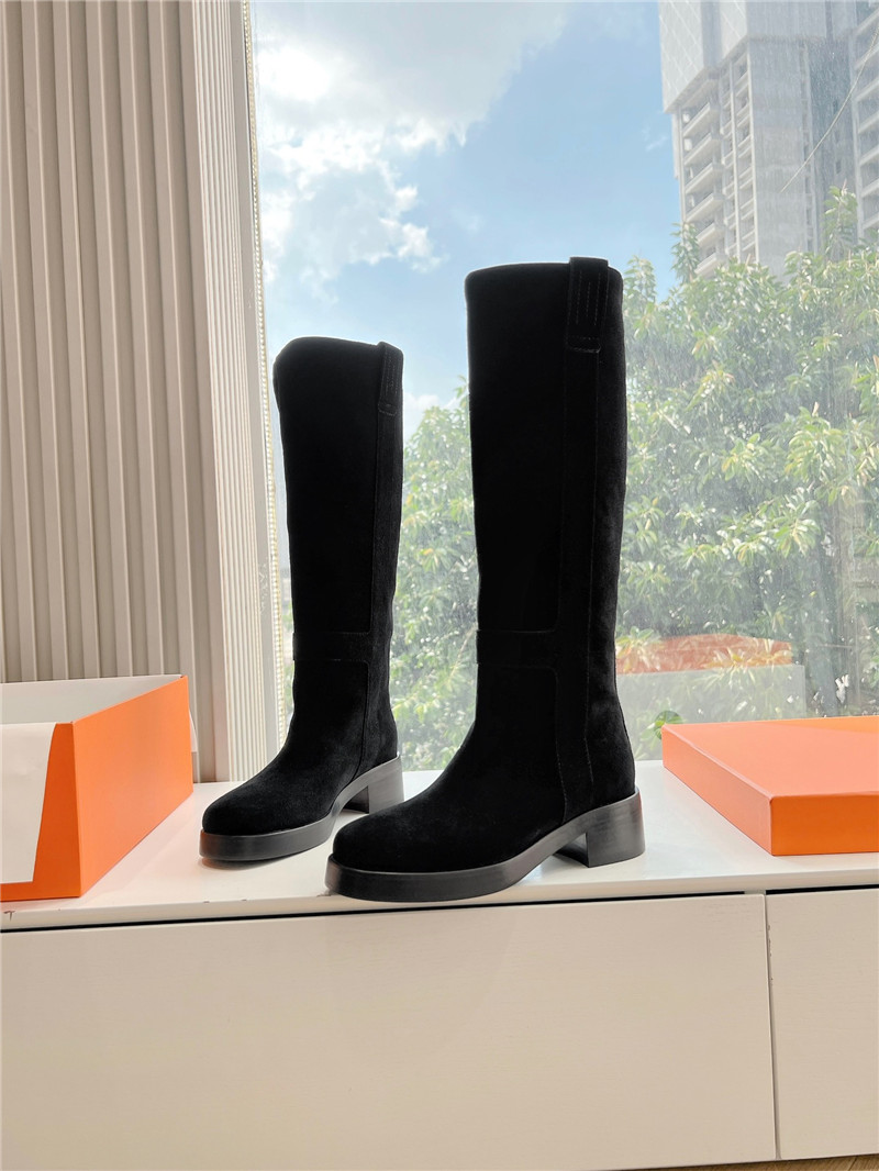 H**me5 suede horse boots