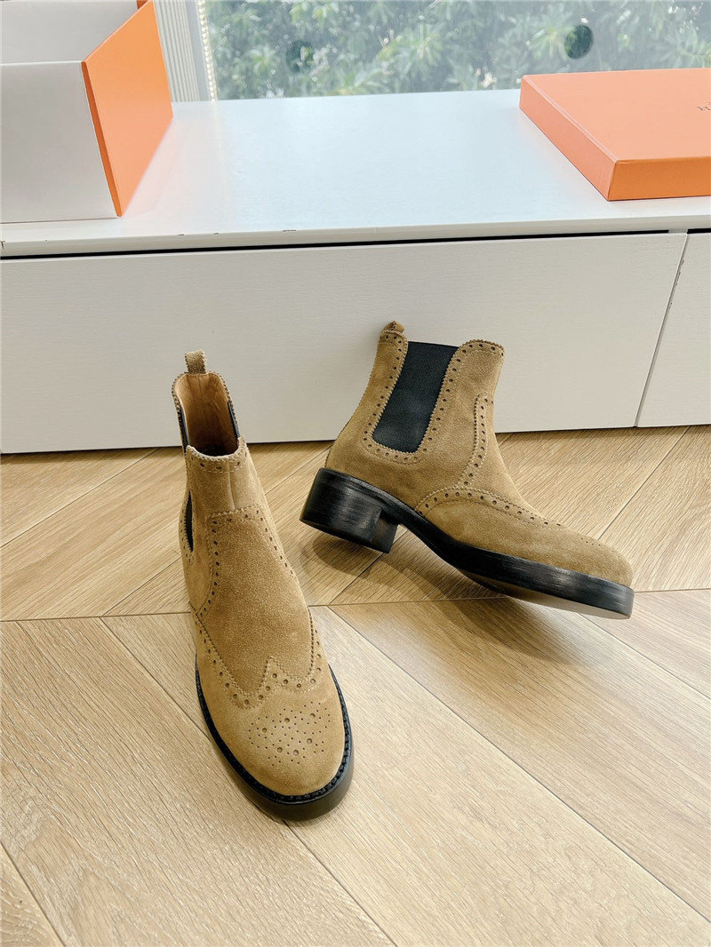 H**me5 beige suede chelsea boots