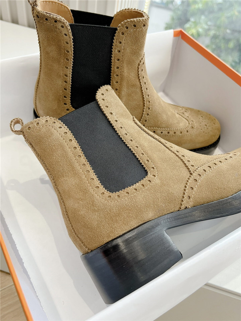 H**me5 beige suede chelsea boots