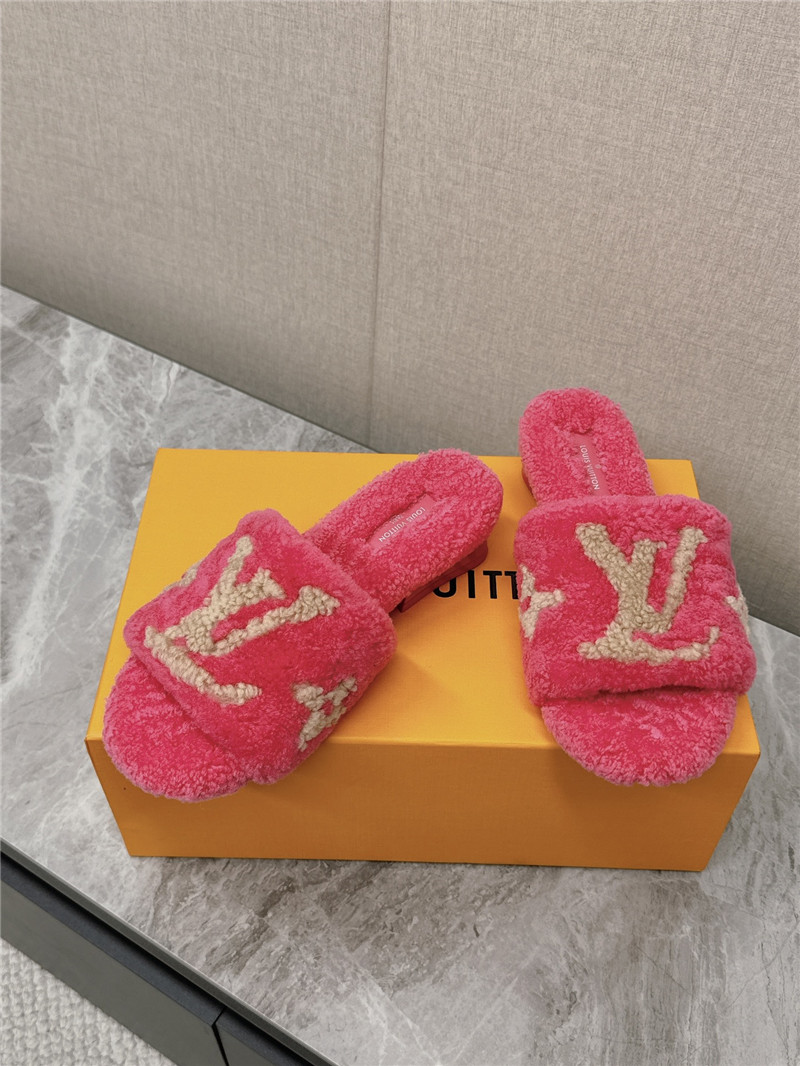 l0vis Vvtt0n paseo shearling comfort mule in pink