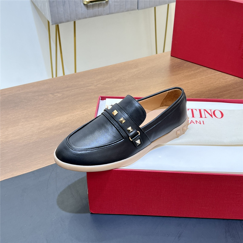 Va1e*ntin0 leisure nappa leather loafer in black