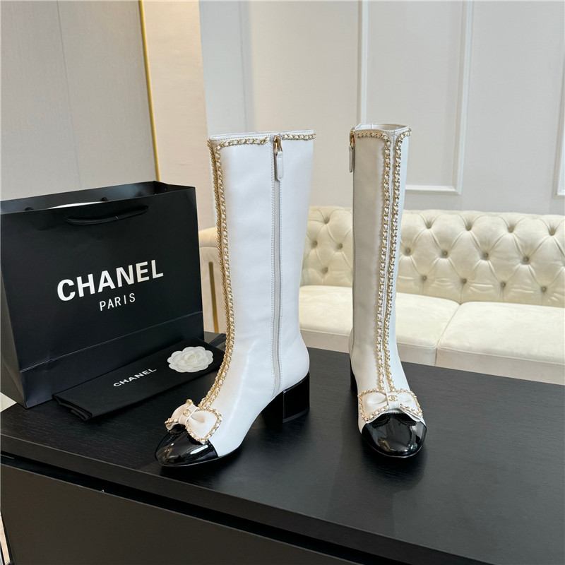 Ch**el calfskin bow patent leather keen high boots
