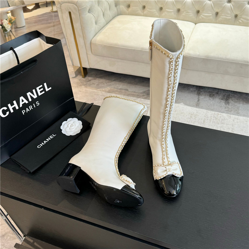 Ch**el calfskin bow patent leather keen high boots