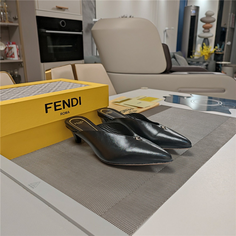 F**di ffold low-heeled mule pumps black leather
