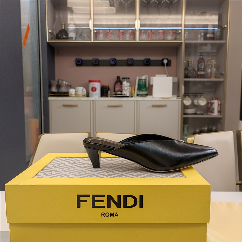 F**di ffold low-heeled mule pumps black leather