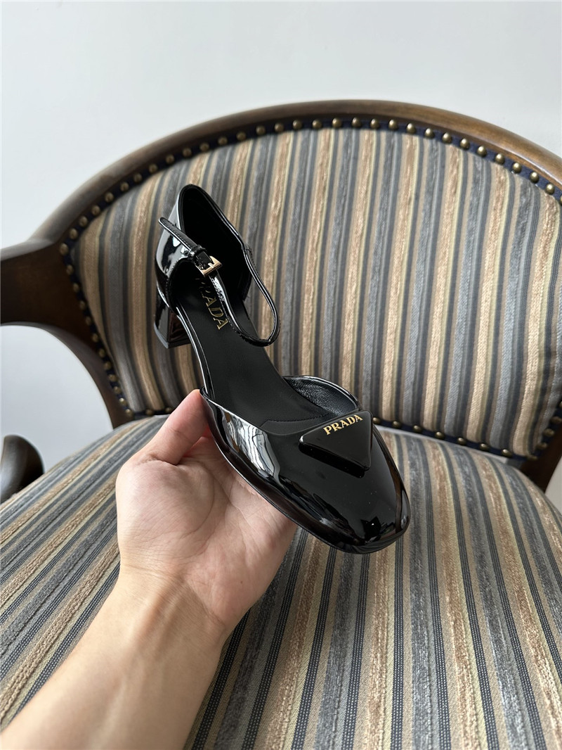 Pra*a black patent leather mary jane pumps