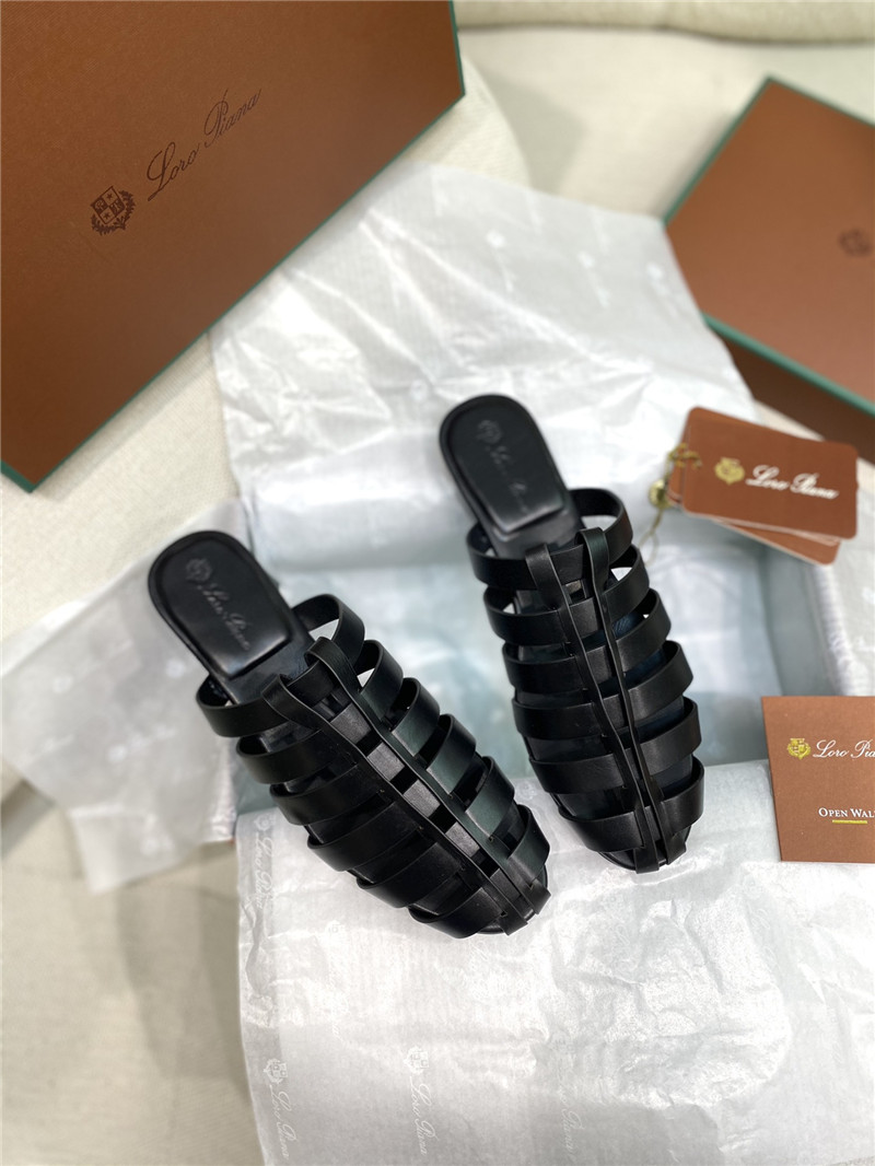 L0r0 P1ana kaede black leather sandals