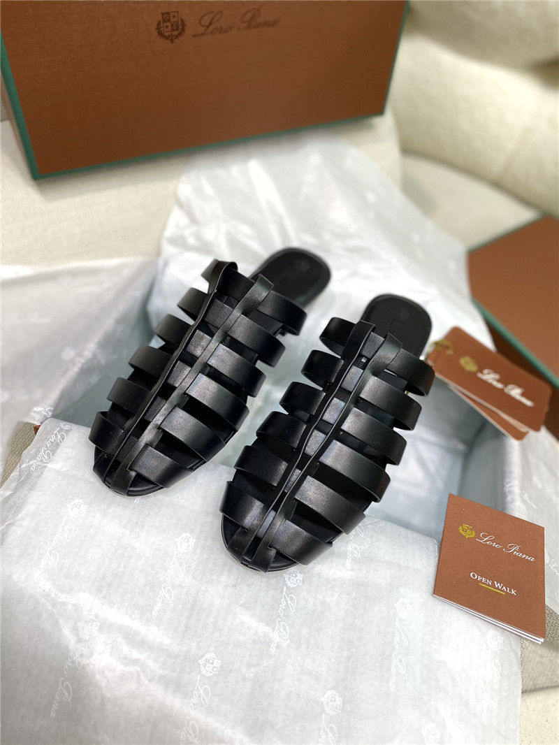 L0r0 P1ana kaede black leather sandals