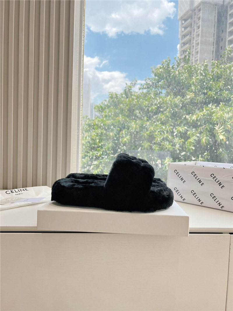 Ce1i*e fur slides triomphe in black shearling