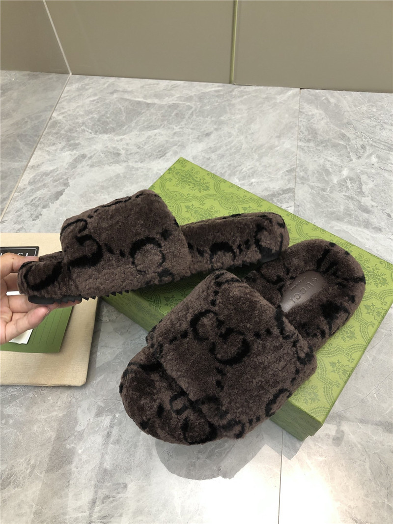 Gvc*1 monogram motif shearling slides brown