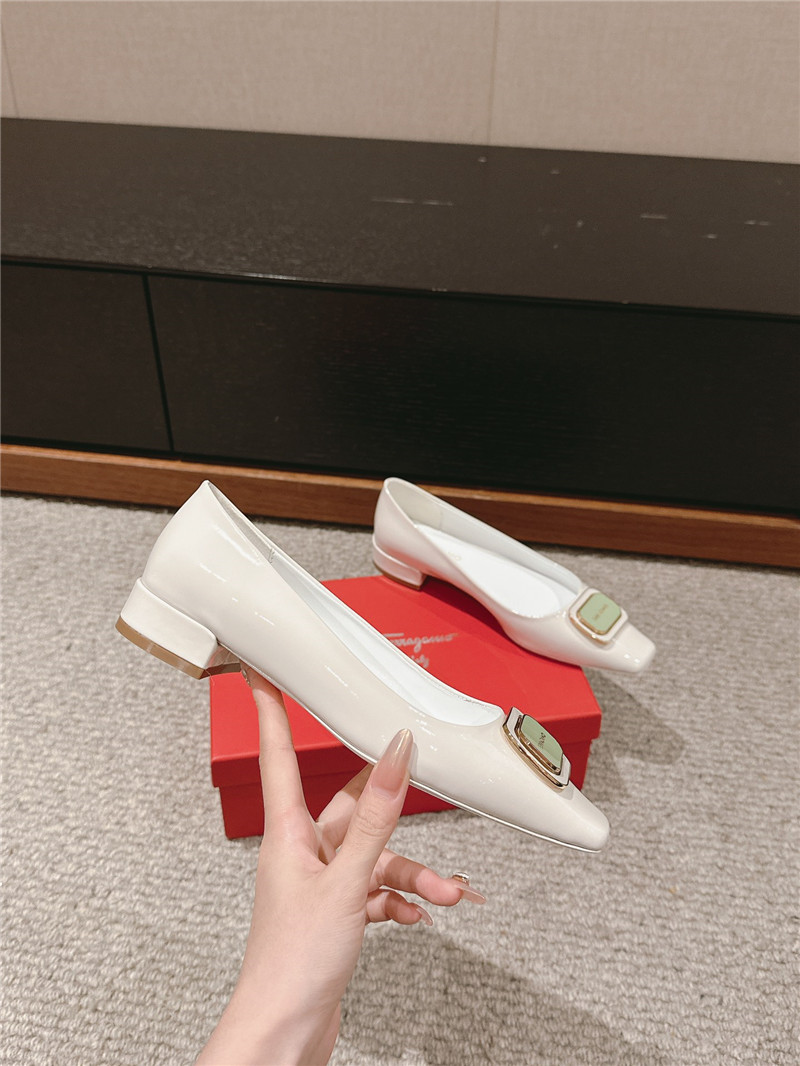 Salvatore Ferragamo White Pattern Vara Plate Pumps