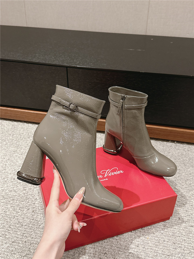 roger u1u1er viv’ gray patent leather podium booties