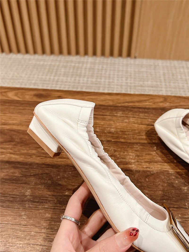 roger u1u1er belle u1u1er ballerinas in off-white leather