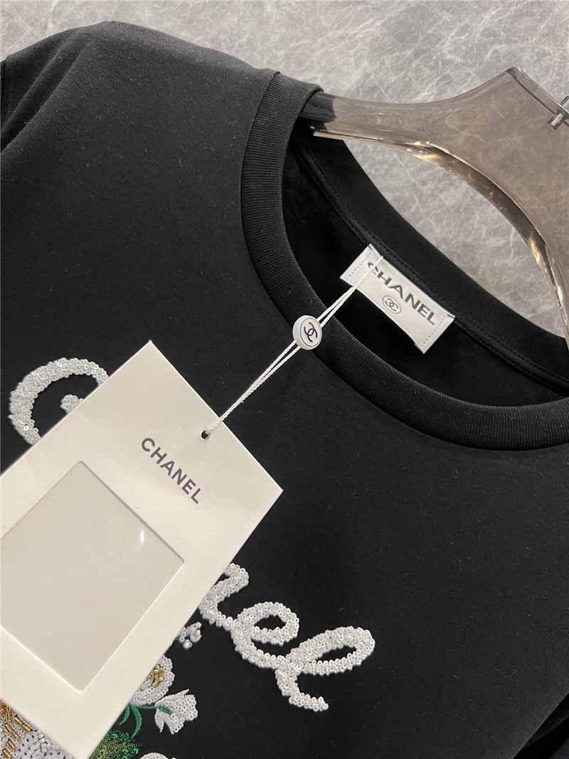 Ch**el round neck long sleeve t-shirt replica d&g clothing