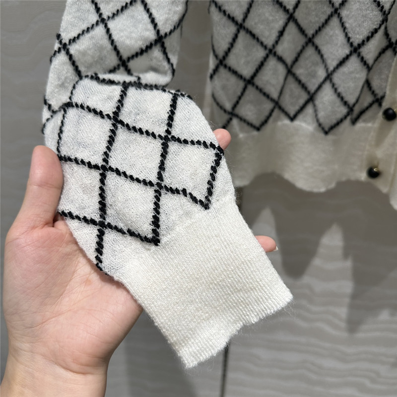 D10r knitted v-neck small cardigan replica clothing sites