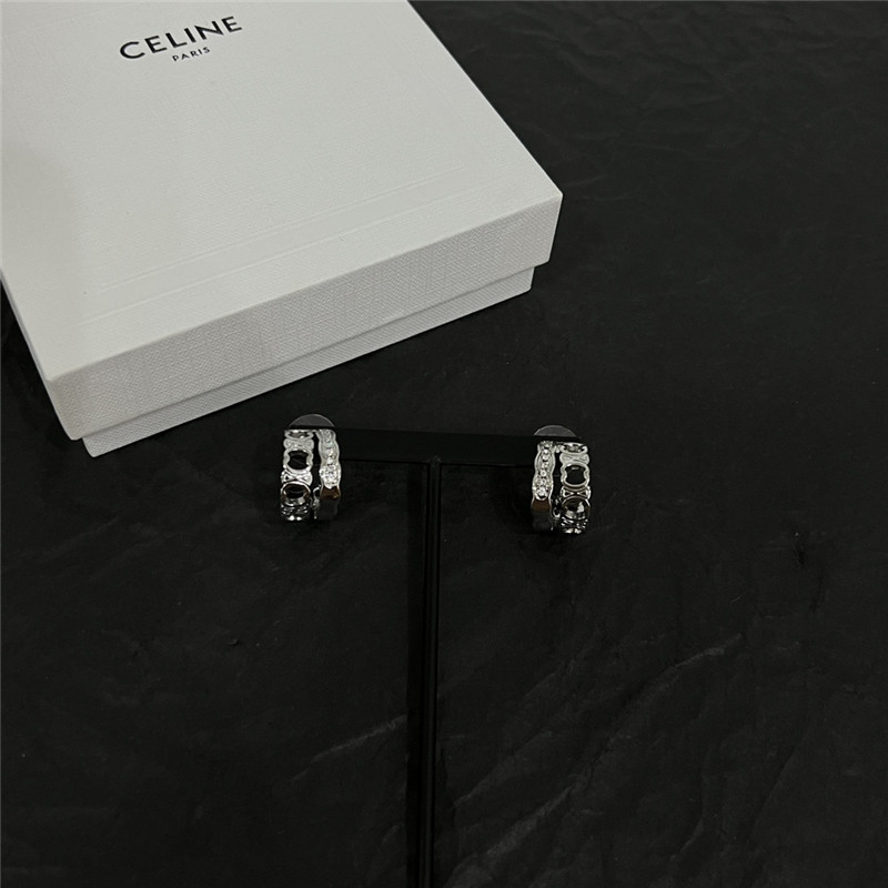Ce1i*e stylish simple earrings