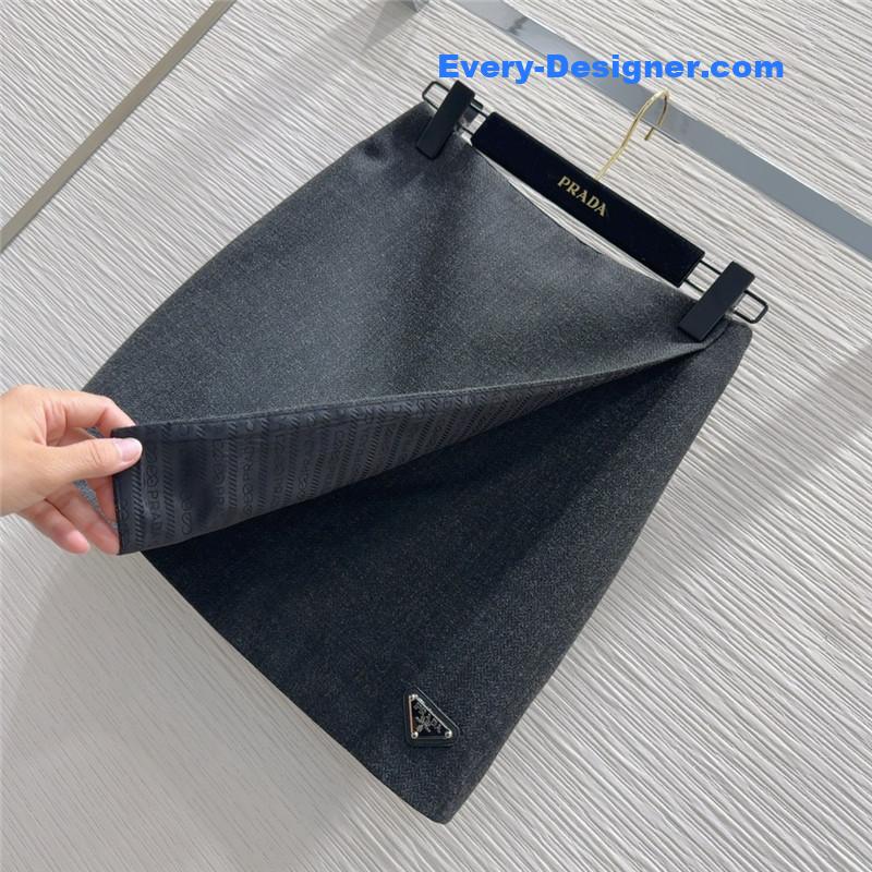 Pra*a classic logo suit replica clothing sites