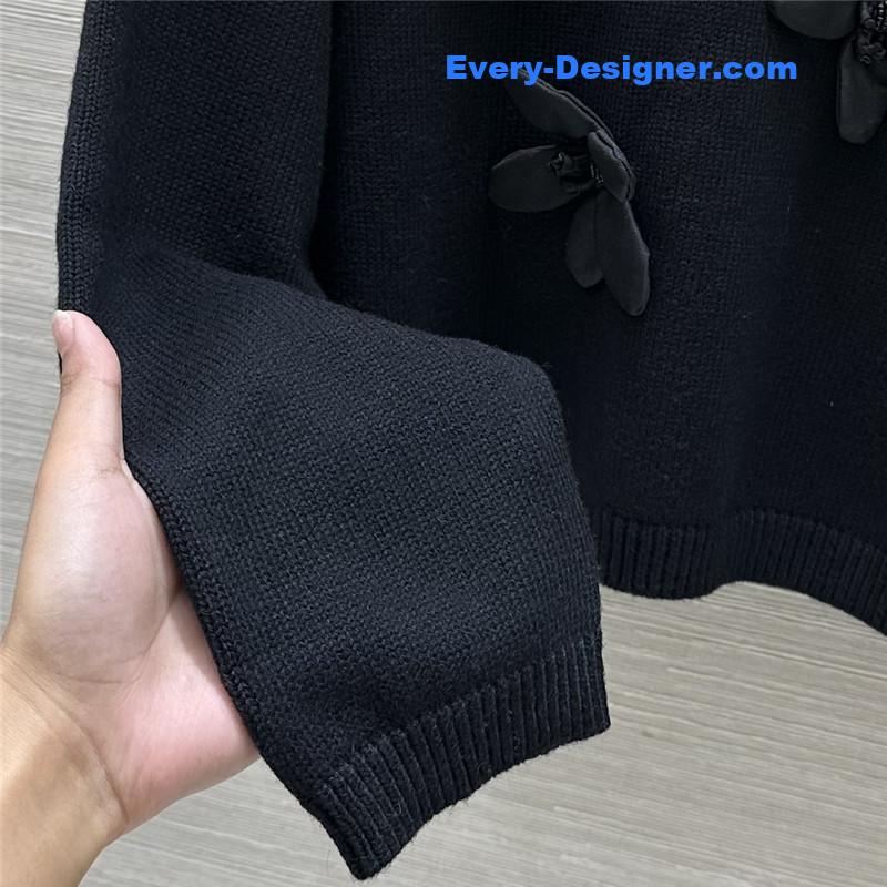 Va1e*ntin0 3d flower long sleeve top replica clothes