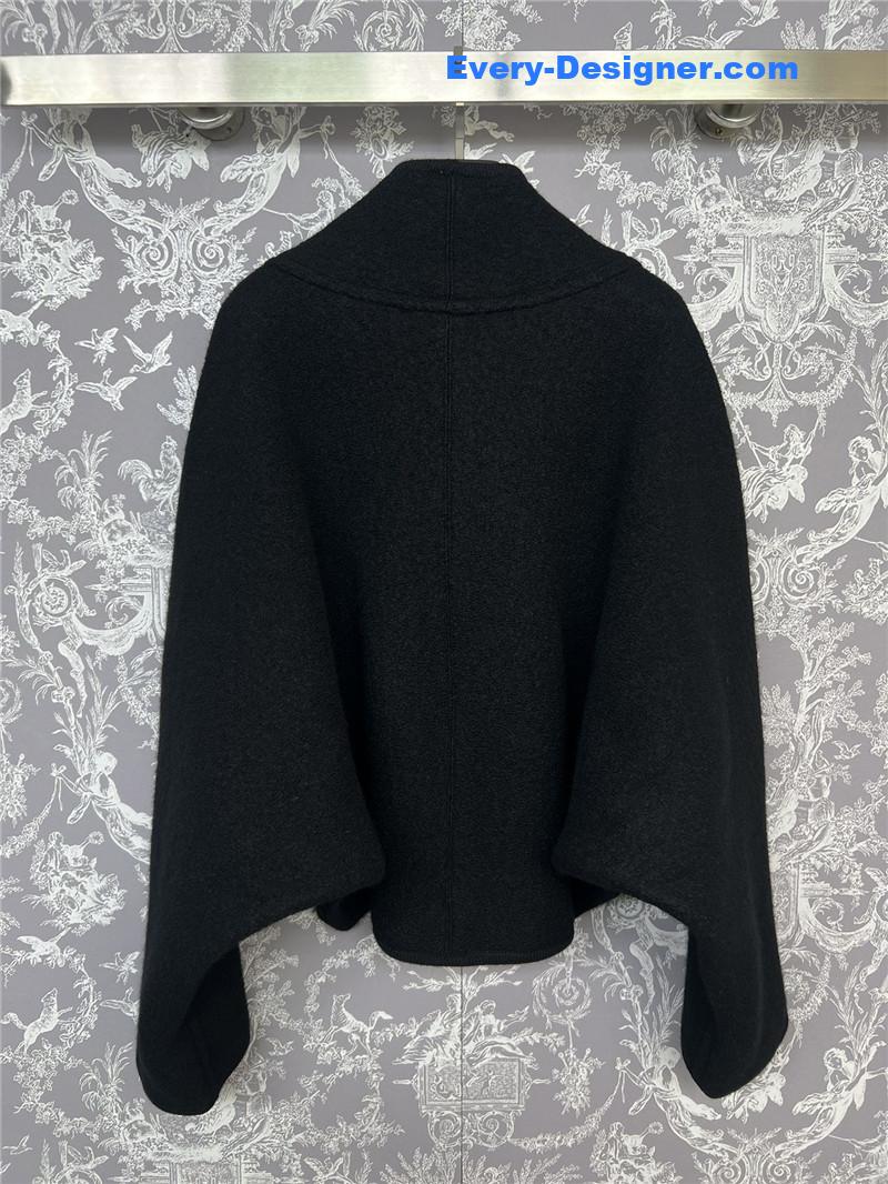 l0vis Vvtt0n lv leather button cape coat replica clothing