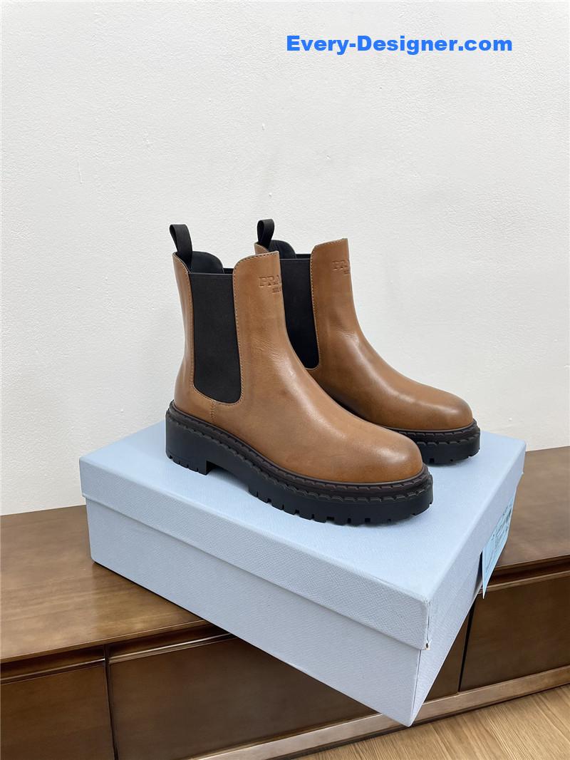 Pra*a brown calf leather chelsea boots