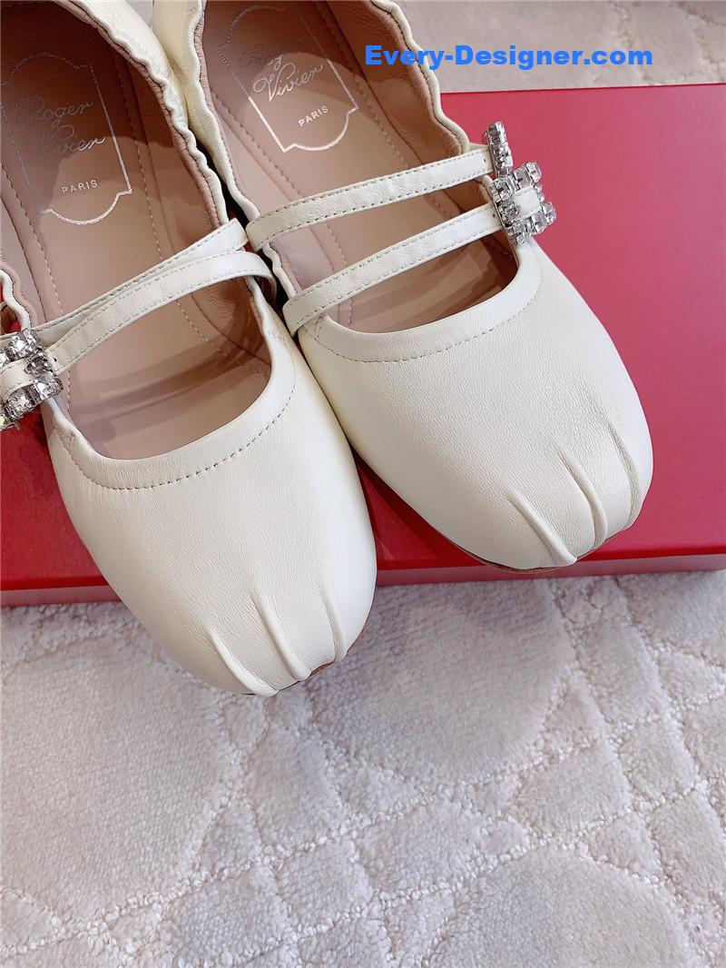 roger u1u1er mary janes in off-white nappa leather