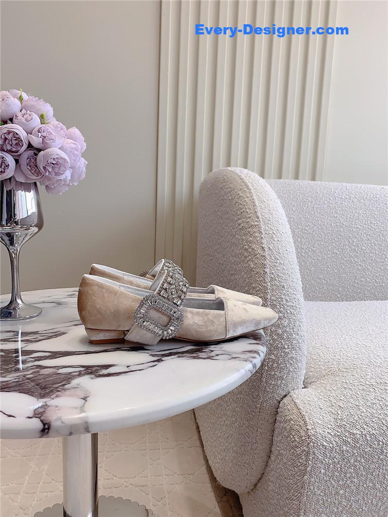 roger u1u1er belle u1u1er mary janes in natural velvet