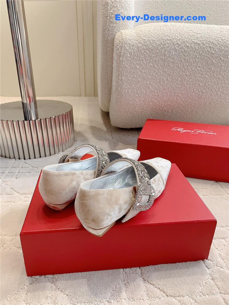 roger u1u1er belle u1u1er mary janes in natural velvet