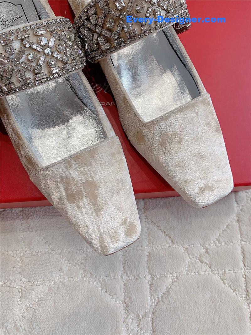 roger u1u1er belle u1u1er mary janes in natural velvet