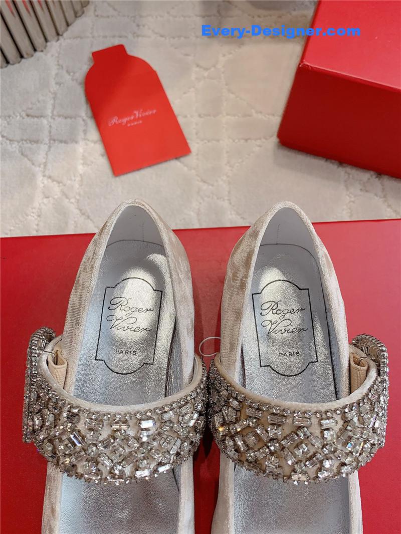 roger u1u1er belle u1u1er mary janes in natural velvet