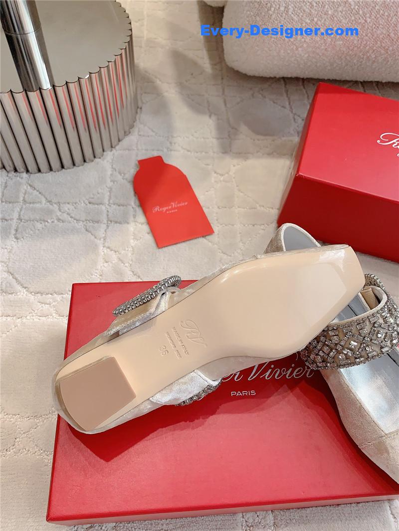roger u1u1er belle u1u1er mary janes in natural velvet