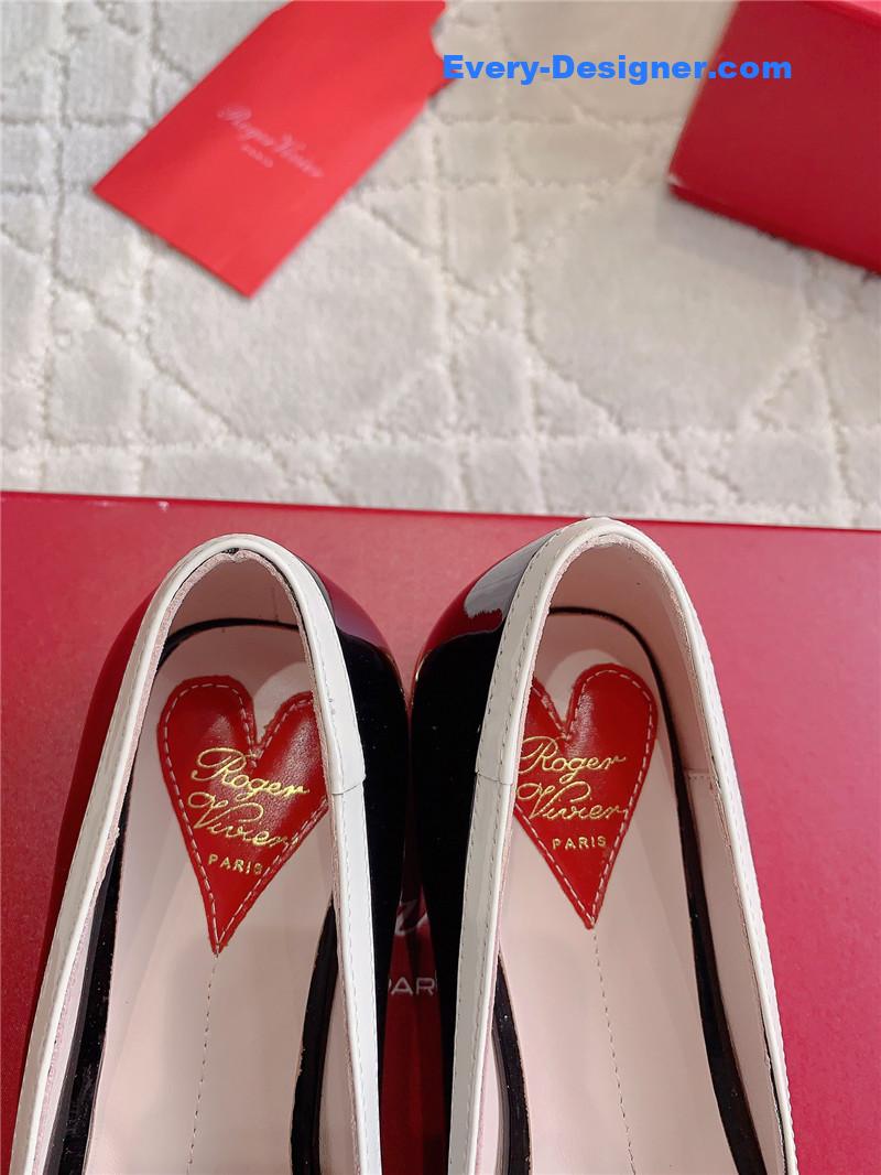 roger u1u1er viv’ podium ballerinas in patent black and white