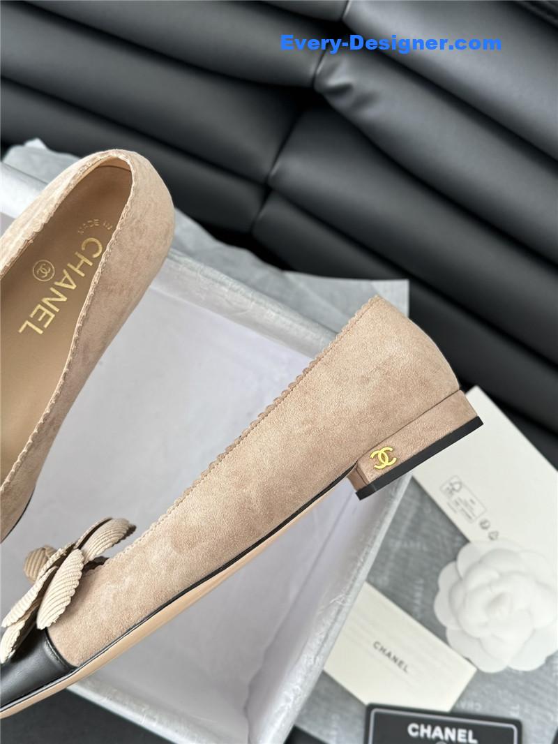 Ch**el camellia beige suede flat pumps