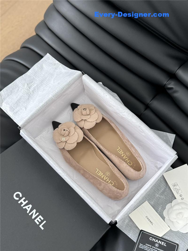 Ch**el camellia beige suede flat pumps