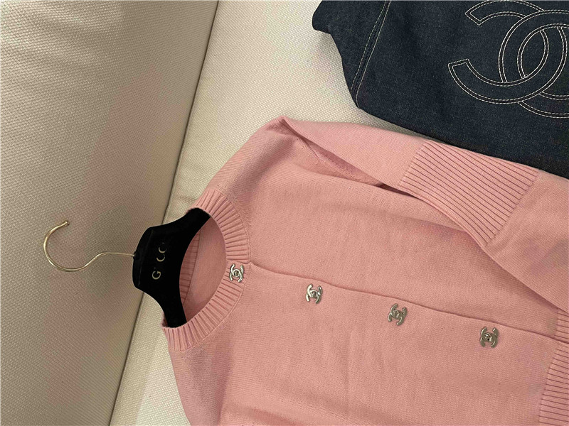 Ch**el trunlocks crop cardigan pink