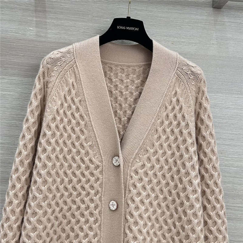 l0vis Vvtt0n v-neck cashmere cardigan beige