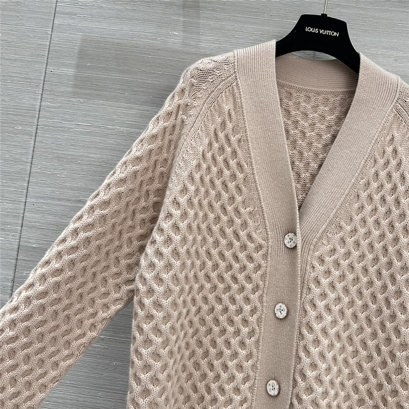 l0vis Vvtt0n v-neck cashmere cardigan beige