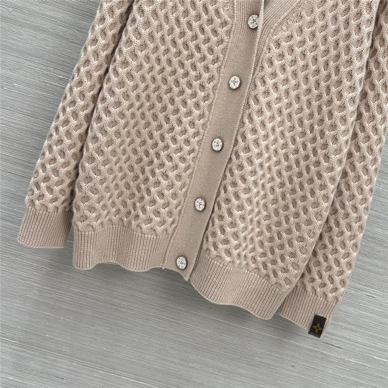 l0vis Vvtt0n v-neck cashmere cardigan beige